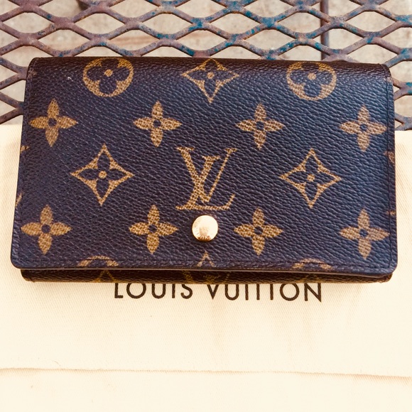 Louis Vuitton Handbags - 💯% Authentic Lv Porte Monnaie Tressor wallet.